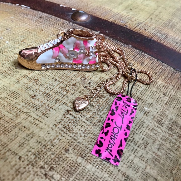 Flowery Diamonte High Top Shoe Necklace. - Picture 2 of 7